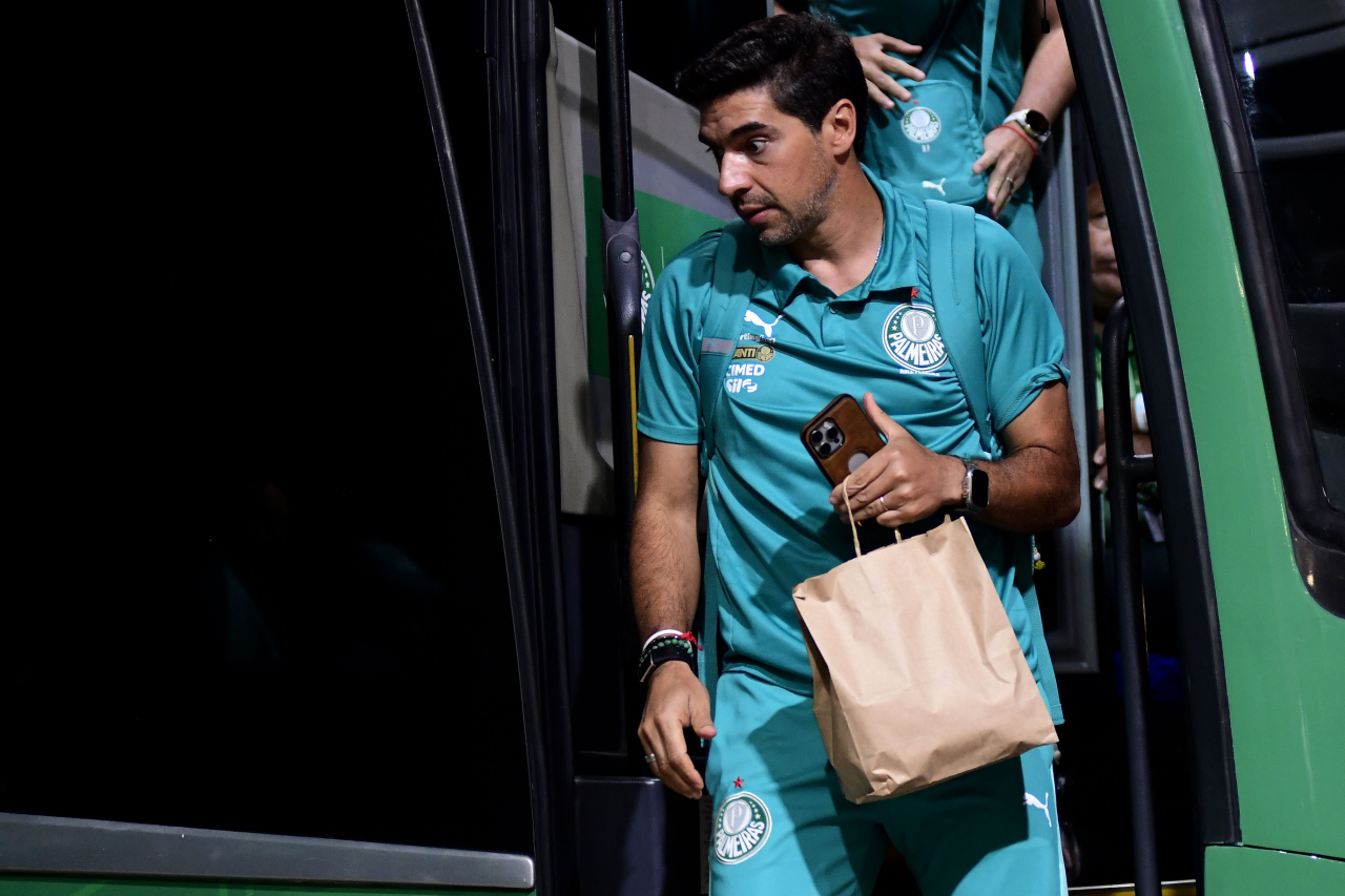 Abel Ferreira durante entrevista coletiva