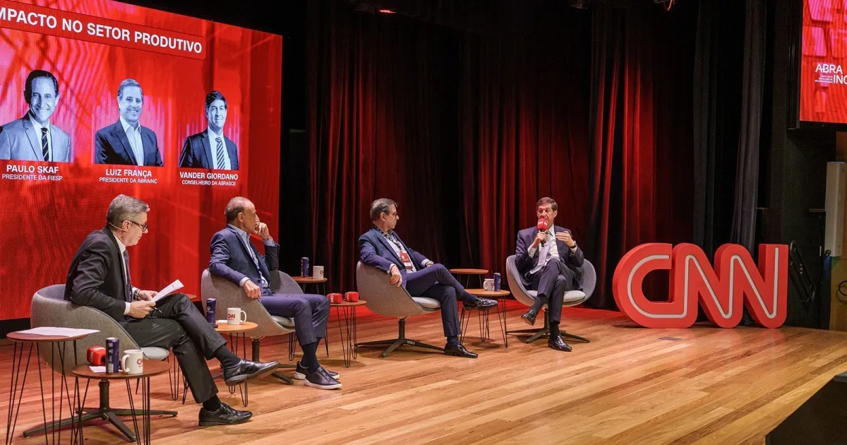 Vander Giordano, conselheiro da Abrasce, em entrevista