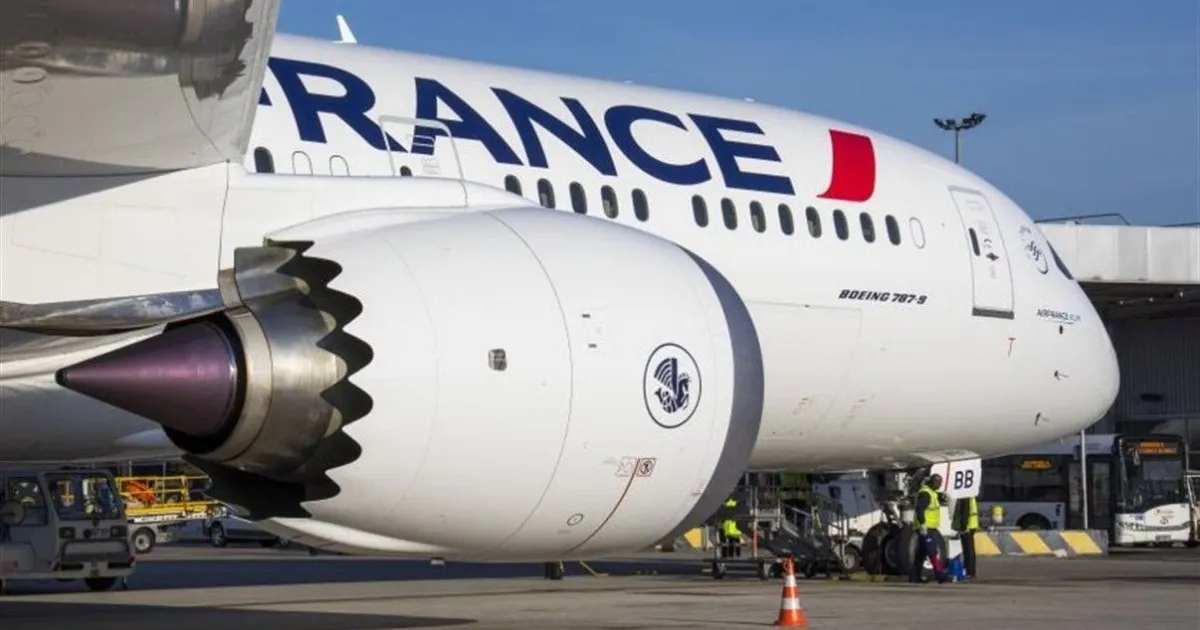 Avião da Air France-KLM em solo
