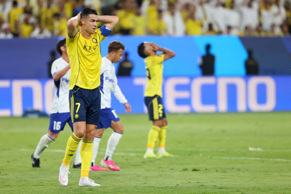 Cristiano Ronaldo lamenta após derrota do Al-Nassr