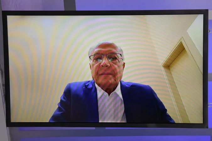 Geraldo Alckmin durante entrevista