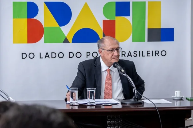 Geraldo Alckmin em entrevista a jornalistas