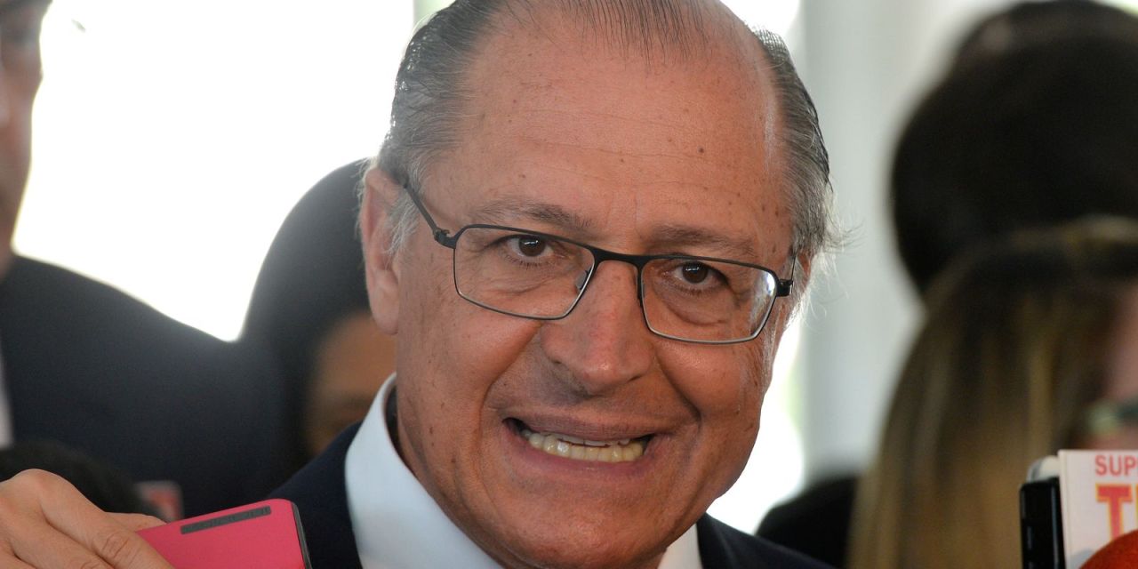 Geraldo Alckmin em evento em Caraguatatuba