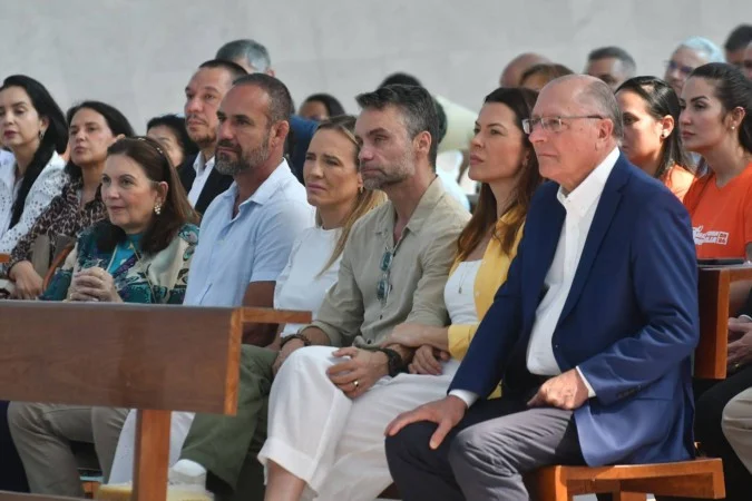 Geraldo Alckmin participa de missa na Catedral Metropolitana