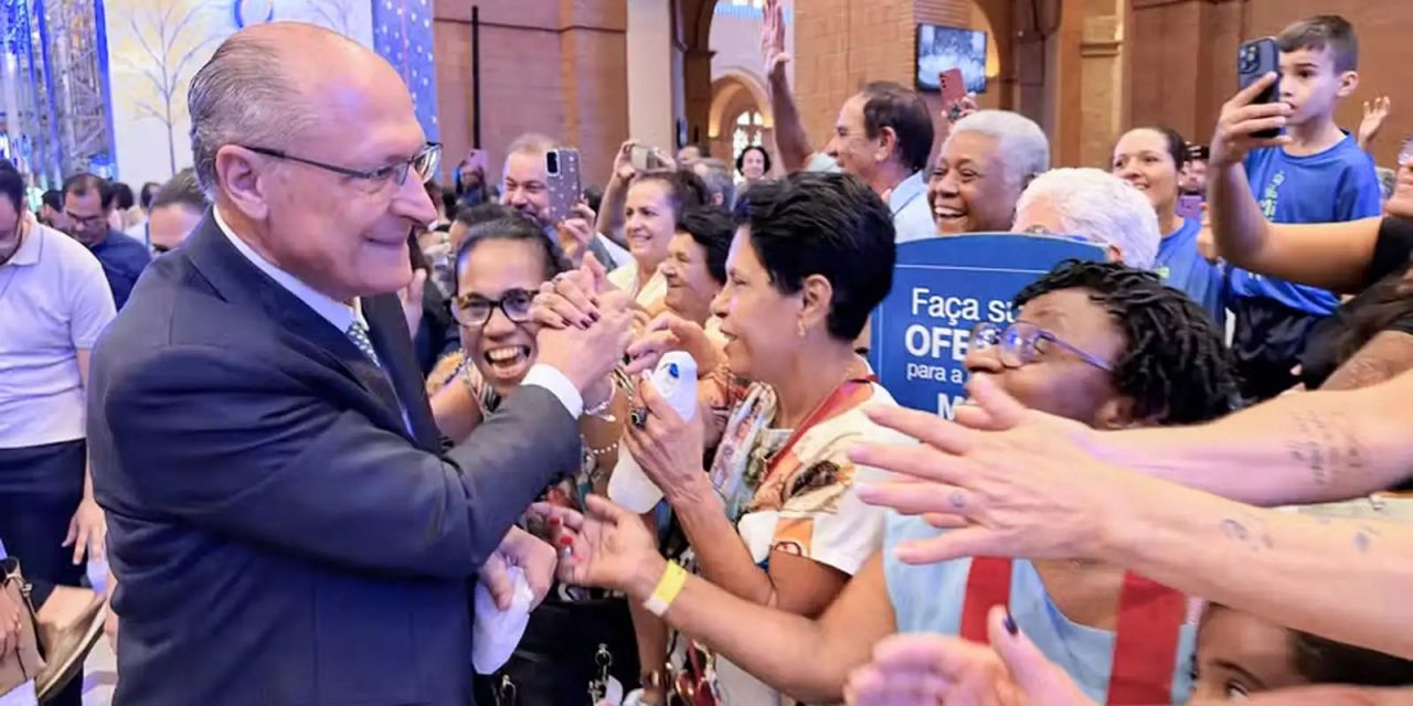 Geraldo Alckmin em missa no Santuário de Aparecida