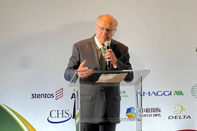 Oscar Schmidt em ação nas quadras
