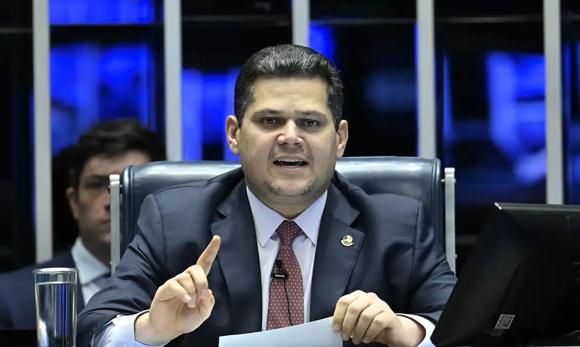 Davi Alcolumbre durante sessão no Senado