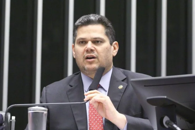 Davi Alcolumbre durante sessão no Congresso Nacional
