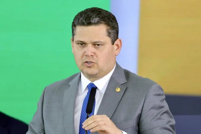 Davi Alcolumbre discursa na Marcha dos Prefeitos em Brasília
