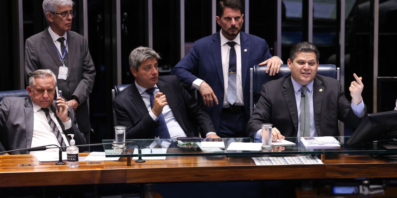 Davi Alcolumbre no plenário do Senado