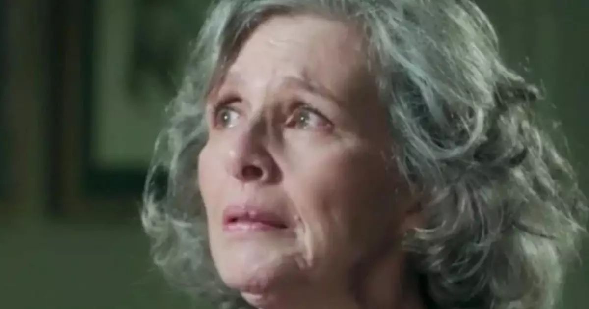 Irene Ravache como Vitória em cena de reconciliação