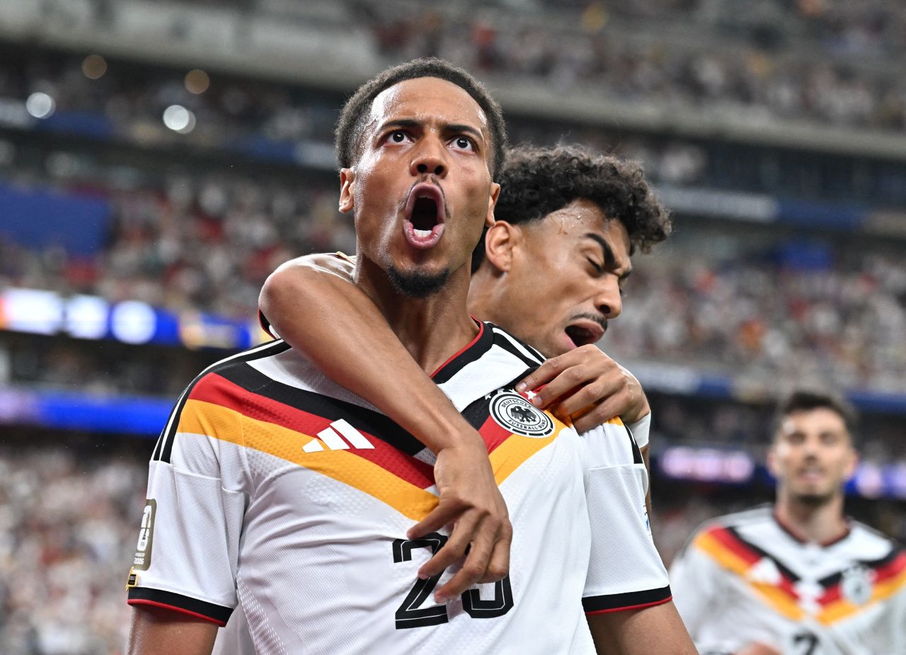 Jogadores da Alemanha comemoram gol durante partida contra Curaçao