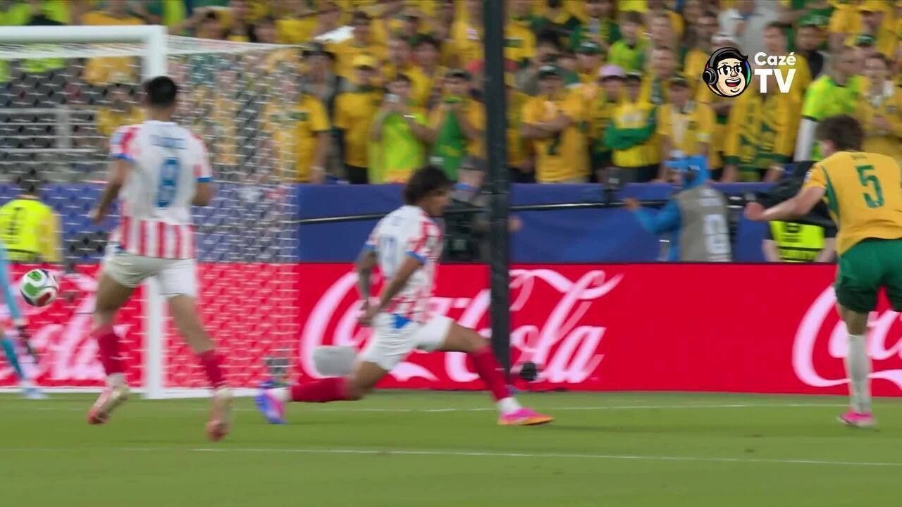 Gustavo Alfaro em coletiva