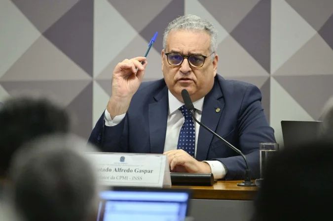 Deputado Alfredo Gaspar em audiência parlamentar