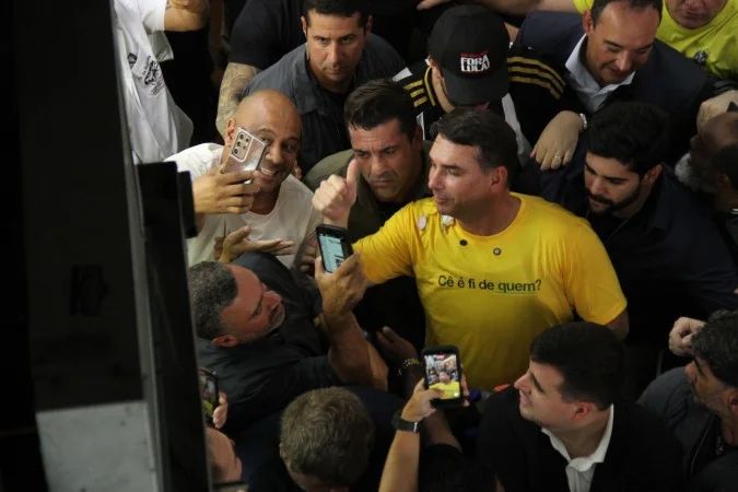 Flavio em evento de campanha