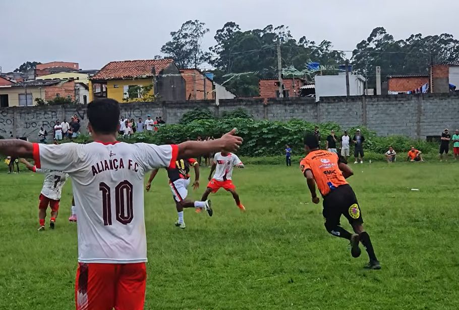 Jogadores do Aliança comemorando o título da Copa Guel