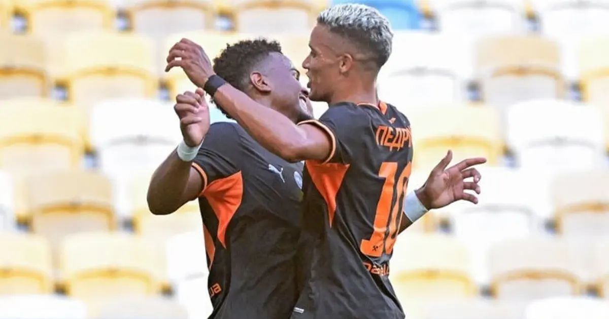 Alisson comemora gol pelo Shakhtar Donetsk