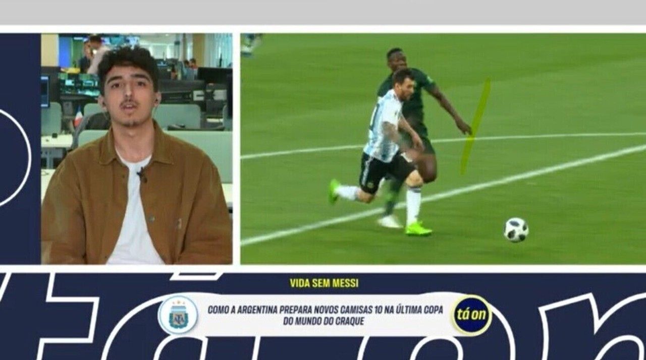 Julián Álvarez e Lautaro Martínez em campo pela seleção argentina