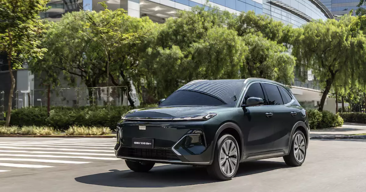 EX5 EM-i exibido em estande do Salão do Automóvel