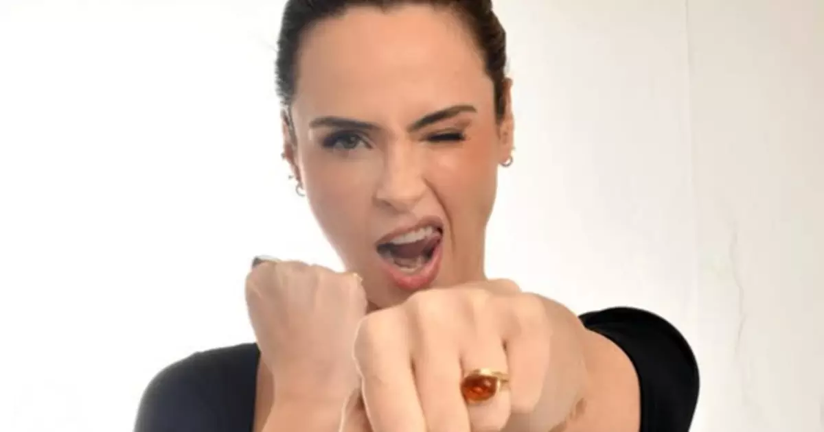 Ana Paula Renault no momento da vitória