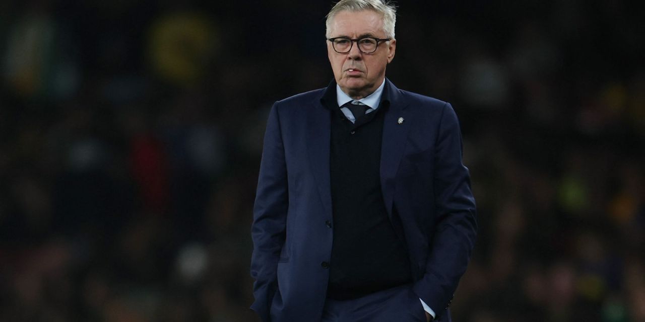 Carlo Ancelotti em entrevista na sede da CBF