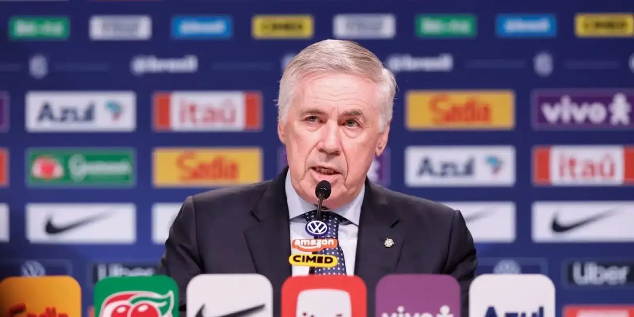 Carlo Ancelotti durante coletiva anunciando convocação da seleção