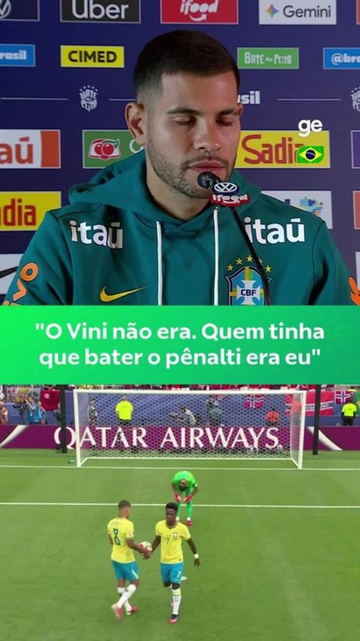 Ancelotti com elenco da Seleção em treino no Ballymore Stadium