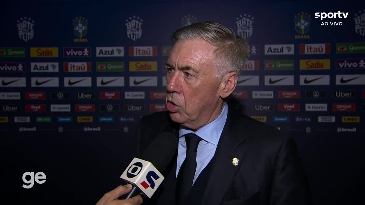 Carlo Ancelotti antes de jogo no Maracanã