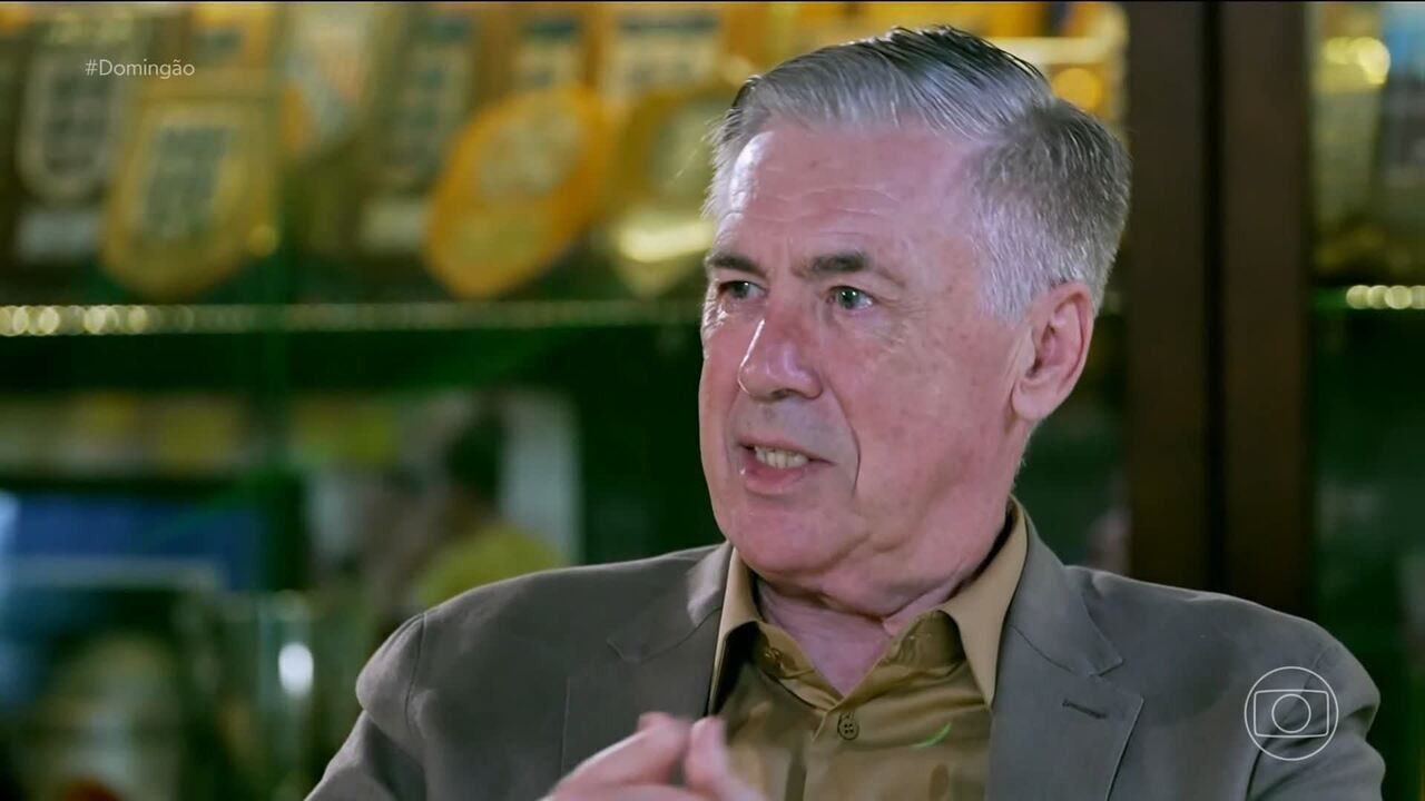 Carlo Ancelotti emocionado durante entrevista