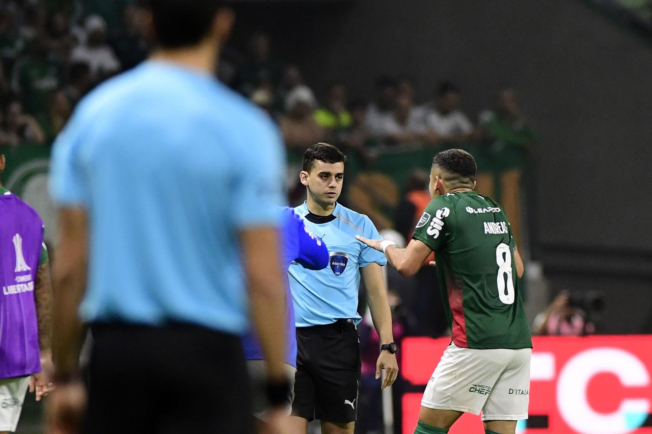 Andreas Pereira expulso em Palmeiras x Cerro Porteño