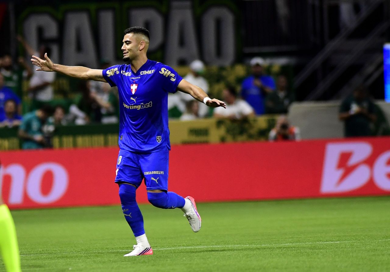 Andreas Pereira comemorando gol pelo Palmeiras