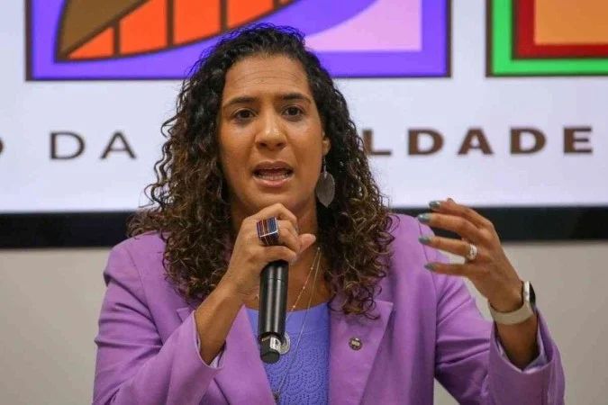 Anielle Franco comemorando vitória eleitoral