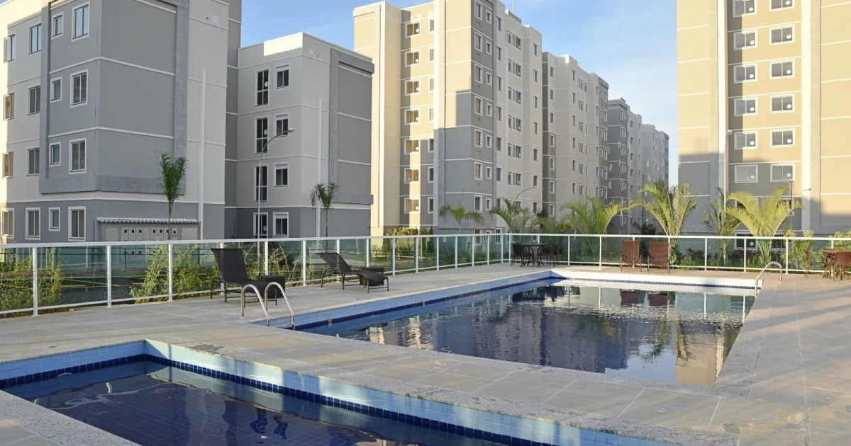 Piscina e academia em condomínio