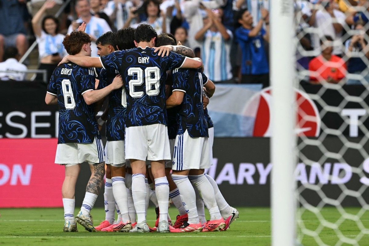 Jogadores da Argentina durante amistoso contra Honduras