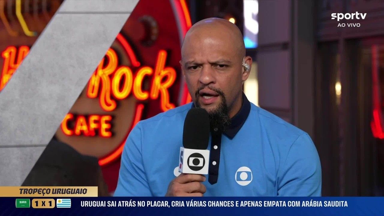 Arrascaeta no banco do Uruguai durante Copa