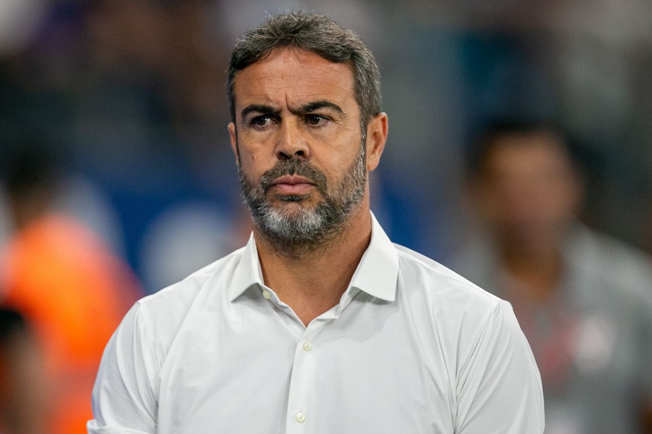 Artur Jorge durante entrevista após Cruzeiro x Flamengo