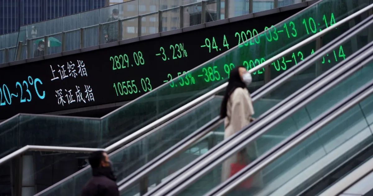 Painel eletrônico da bolsa de Tóquio