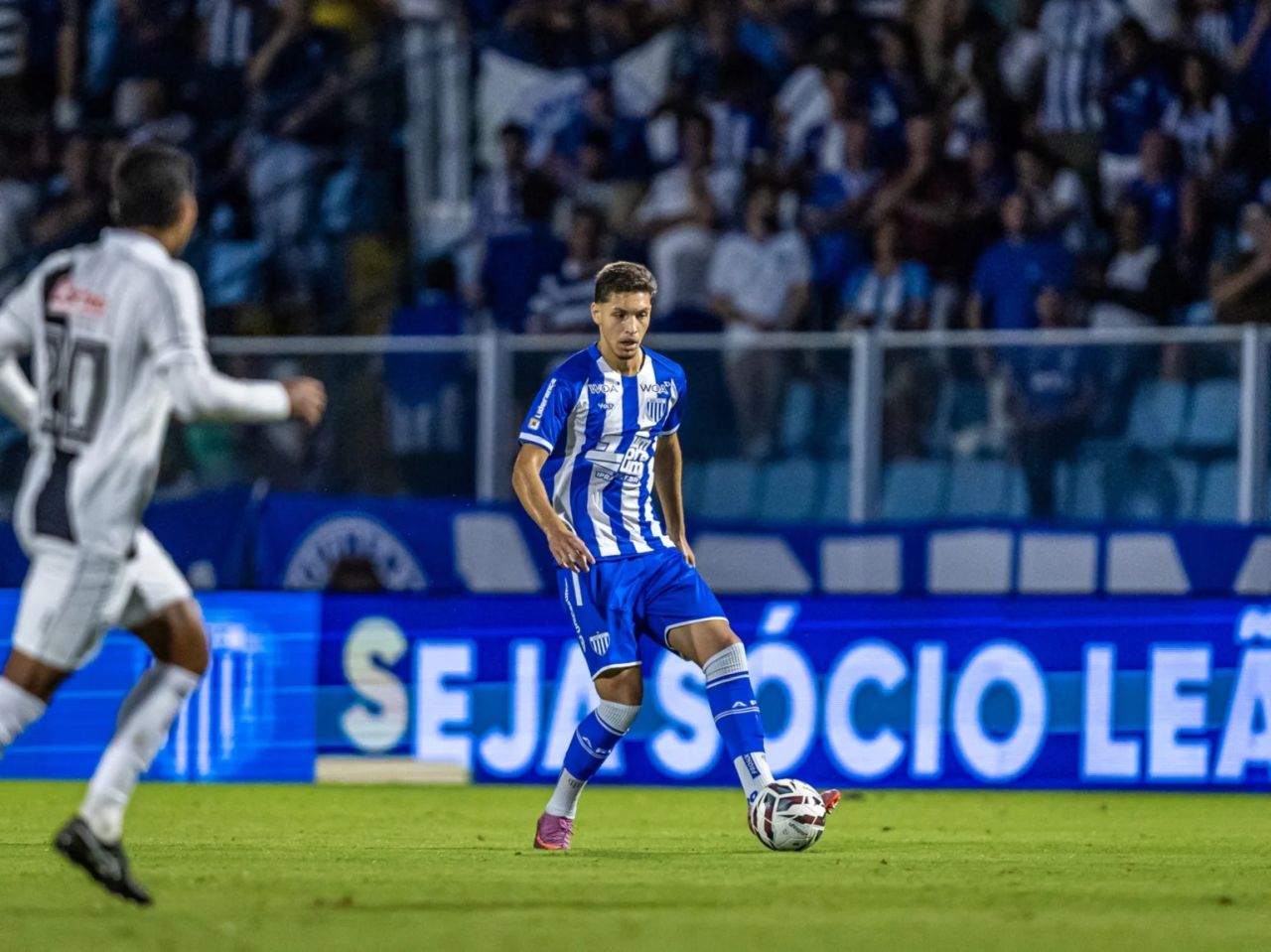 Bruno Baldini em ação pelo Avaí