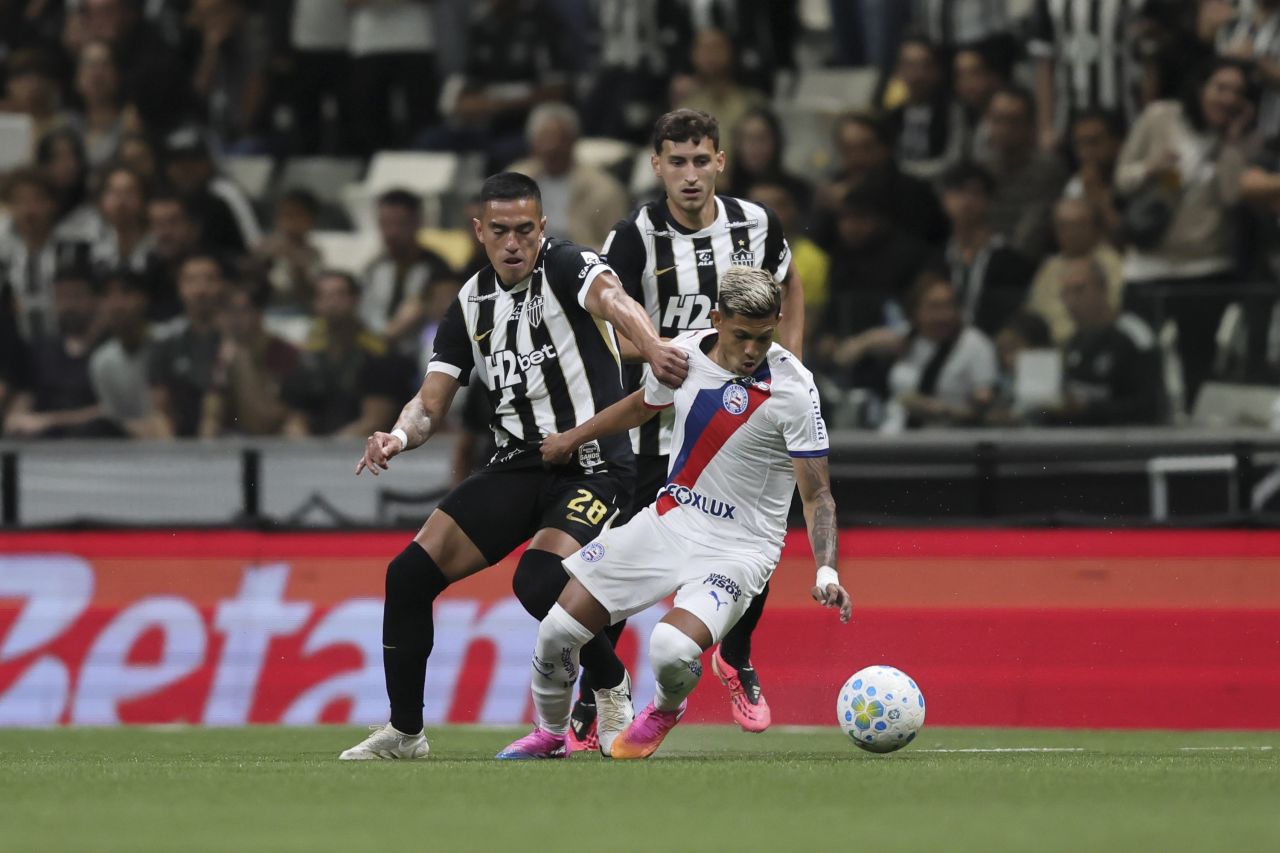Ruan Tressoldi comemorando gol do Atlético-MG