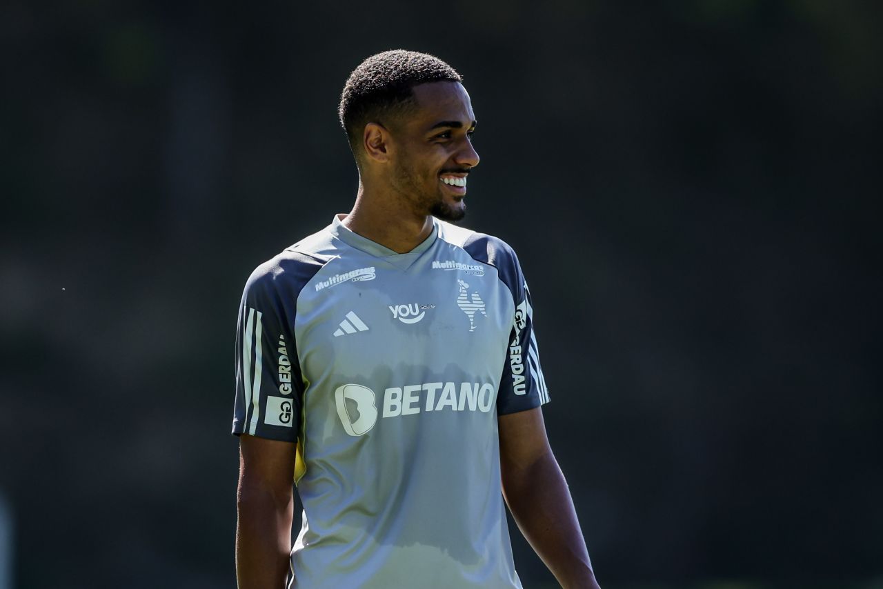 Rômulo em treino pelo Atlético-MG