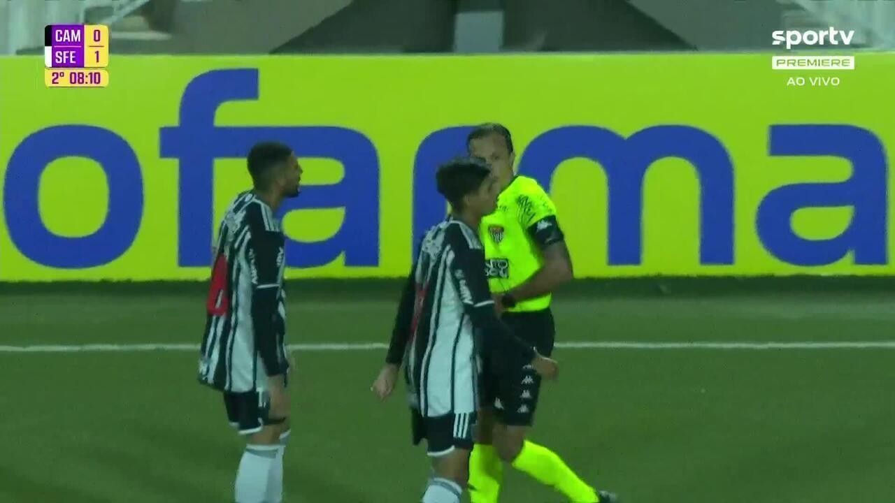 Lucas Louback em ação pela base do Atlético-MG