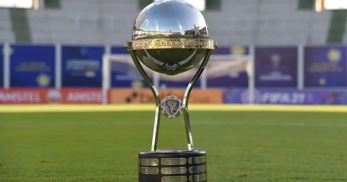 Jogadores do Atlético-MG em campo durante partida
