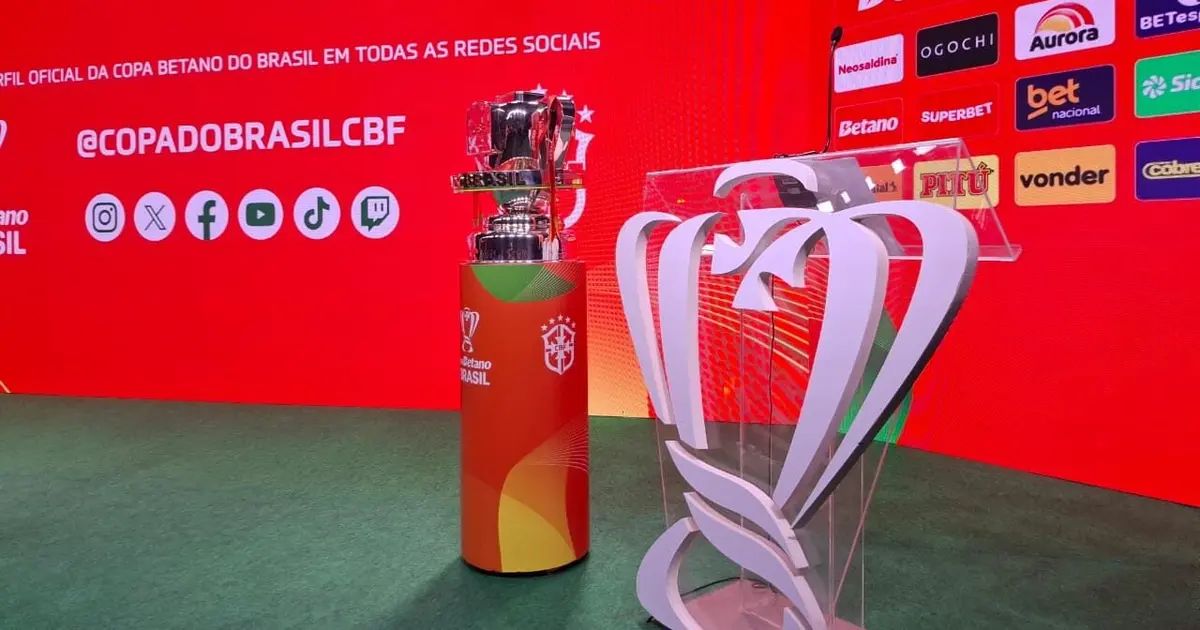 Jogadores do Atlético-MG em ação contra o Grêmio