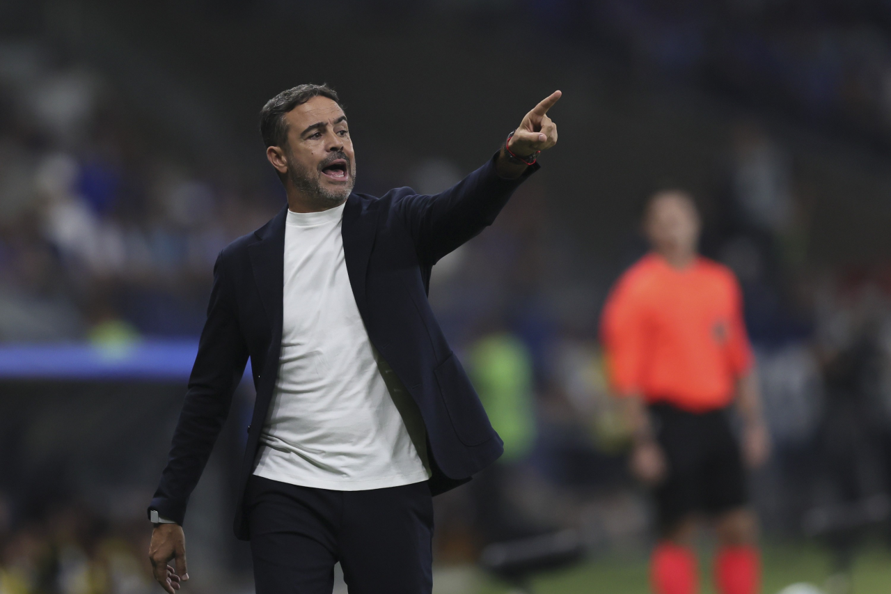 Artur Jorge lamenta derrota no Mineirão