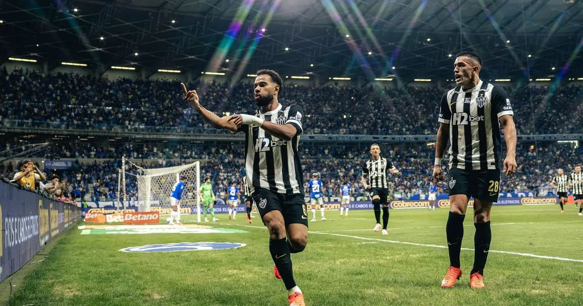 Jogadores do Atlético comemoram empate no Mineirão