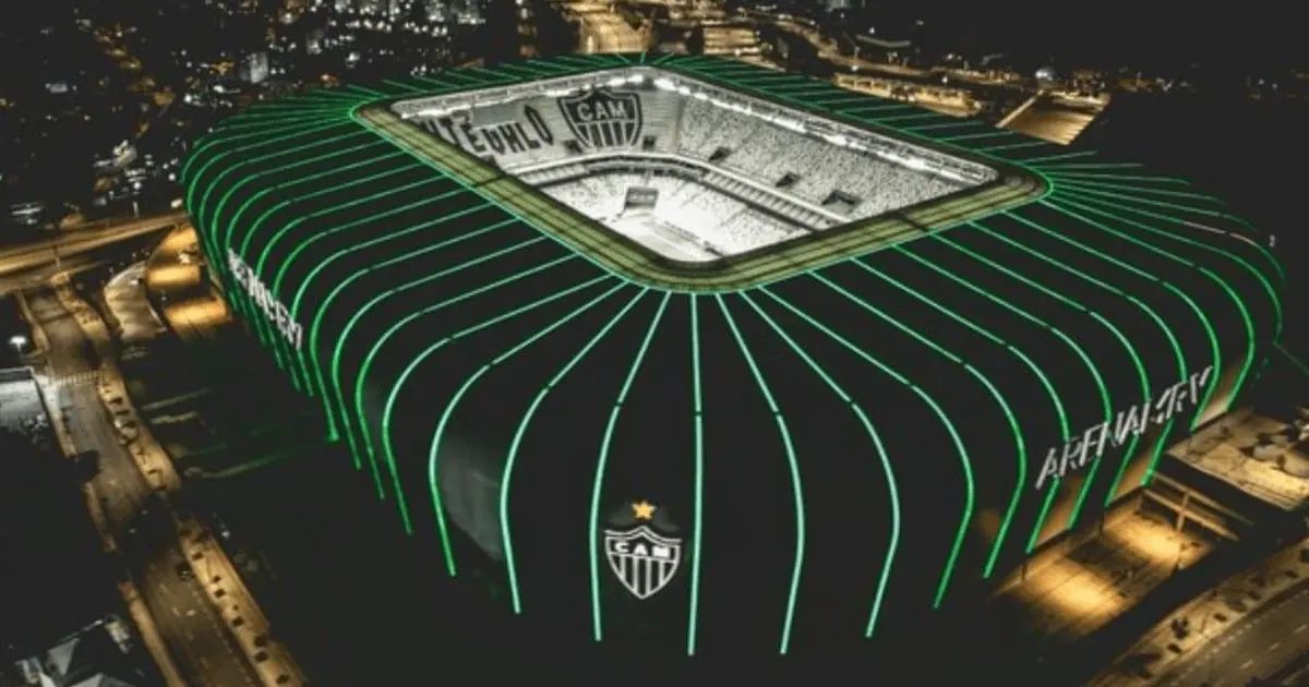 Arena MRV iluminada em verde para campanha de inclusão