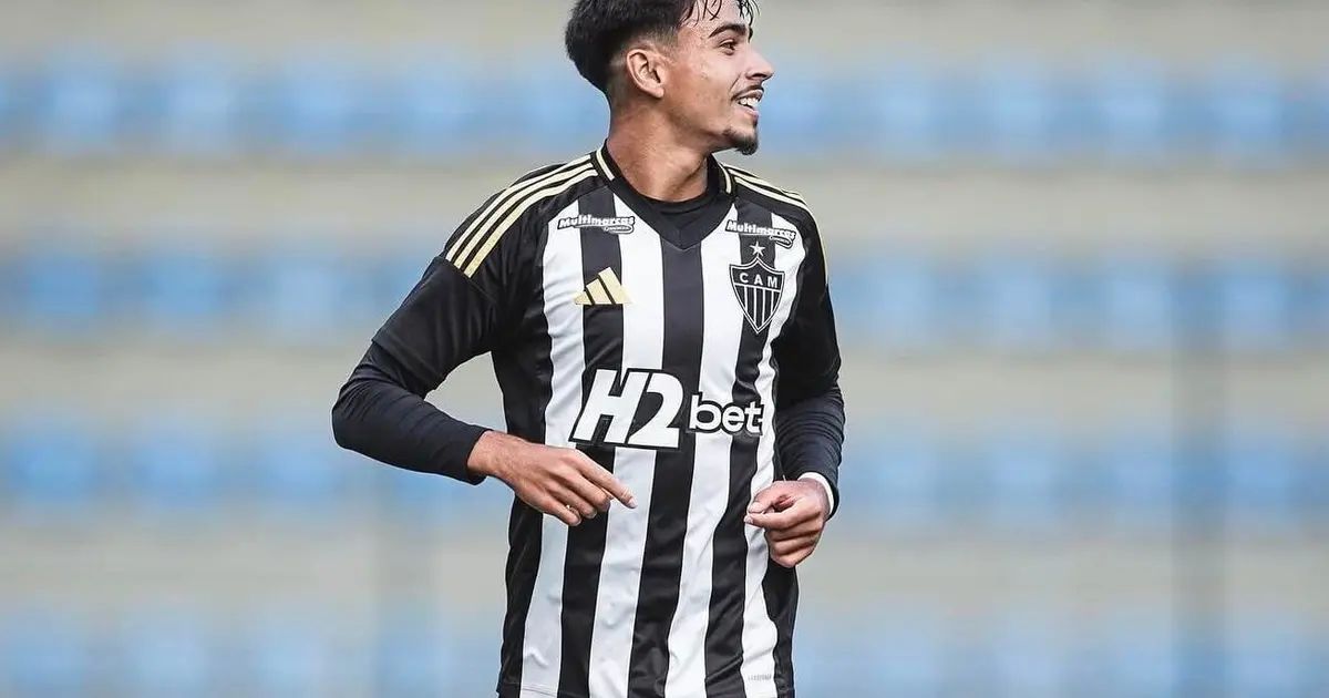 Lucas Louback em ação pelo sub-20 do Atlético