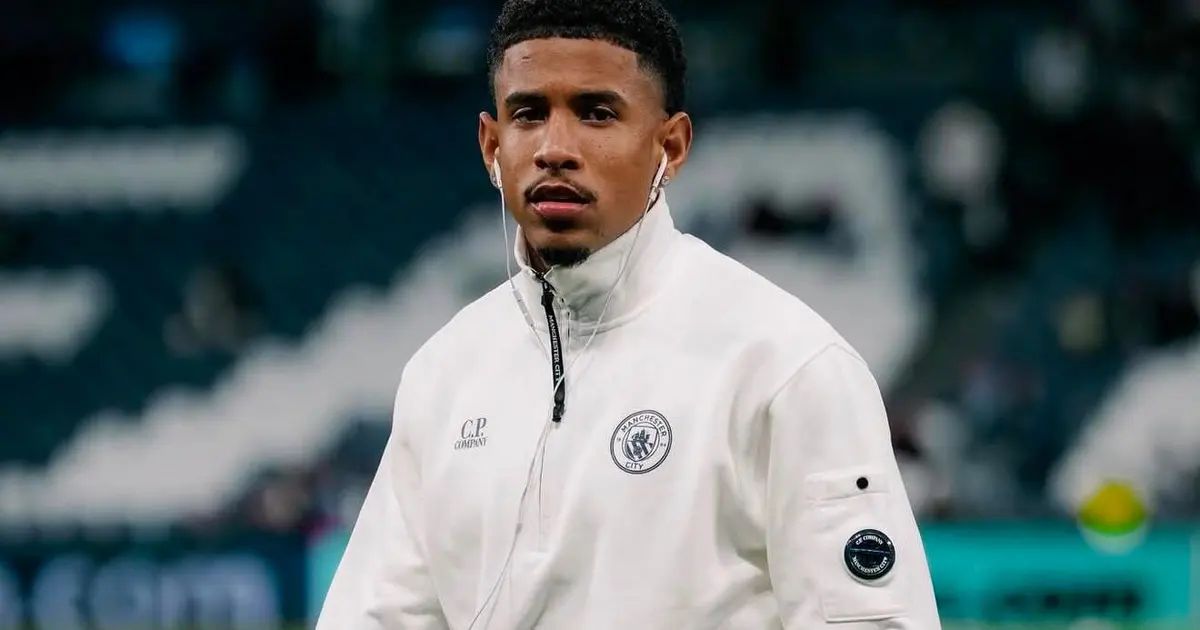 Savinho em ação com camisa do Girona