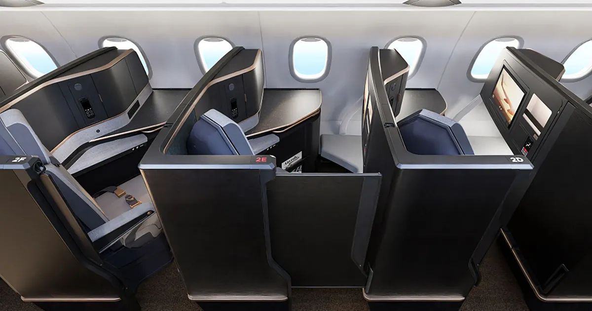 Cabine de avião com suítes executivas vazias