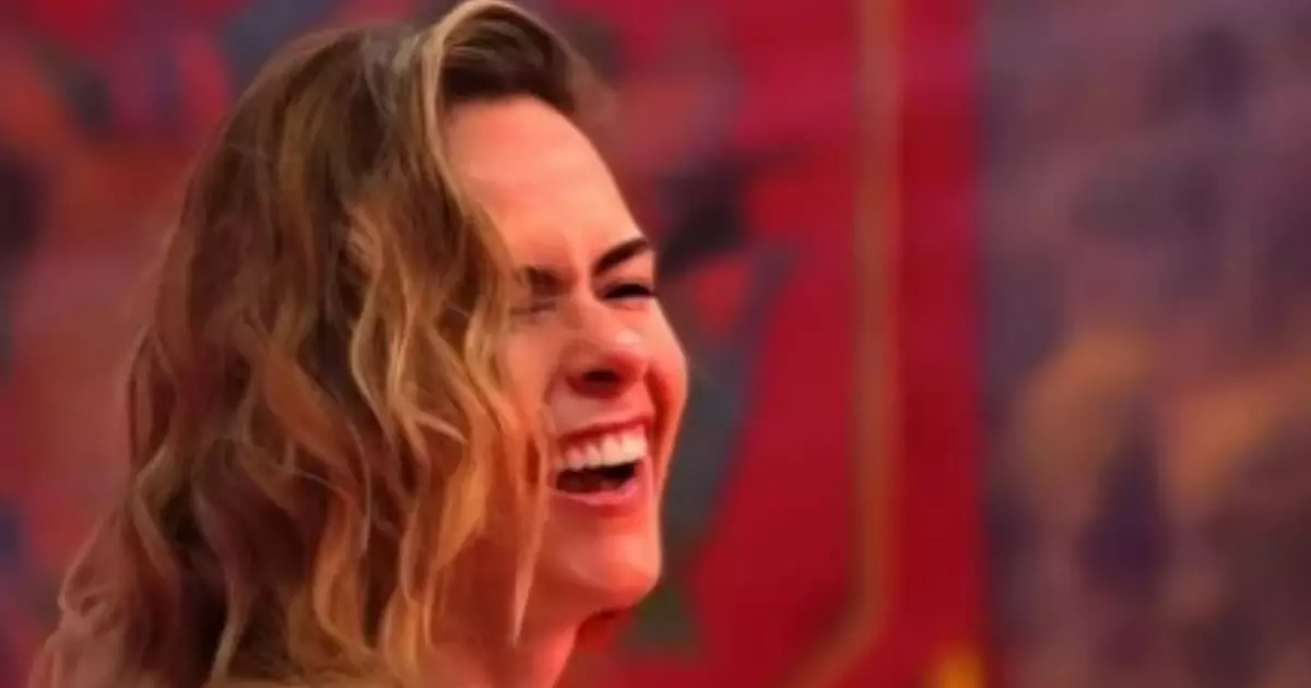 Letícia Sabatella e Débora Falabella comentando publicação sobre Ana Paula Renault